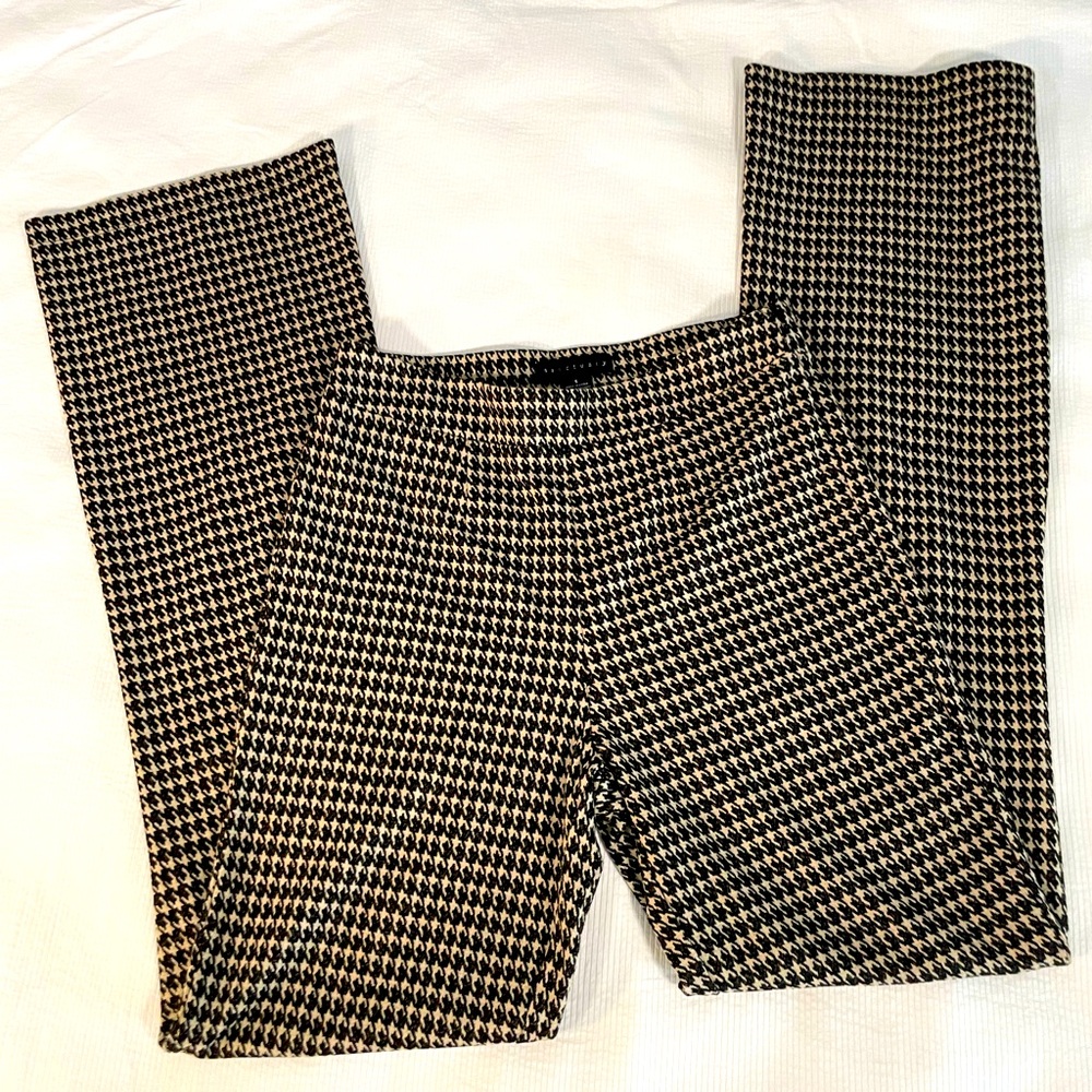 Sanctuary women’s knit flare leg pants. Size small.